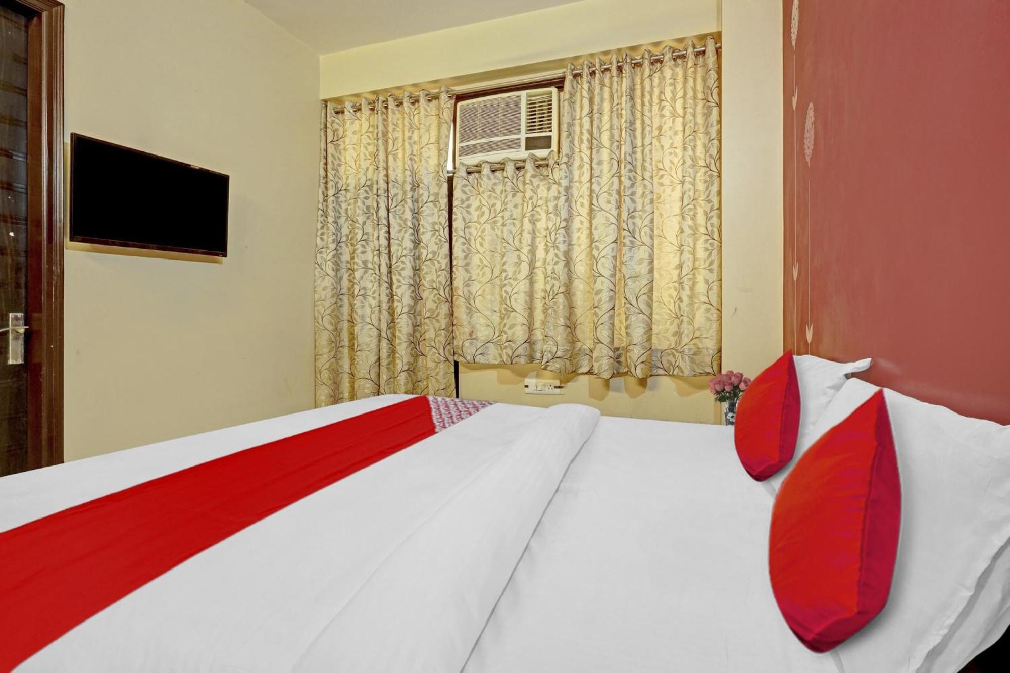 Hotel O A.K Palace New Delhi Bagian luar foto