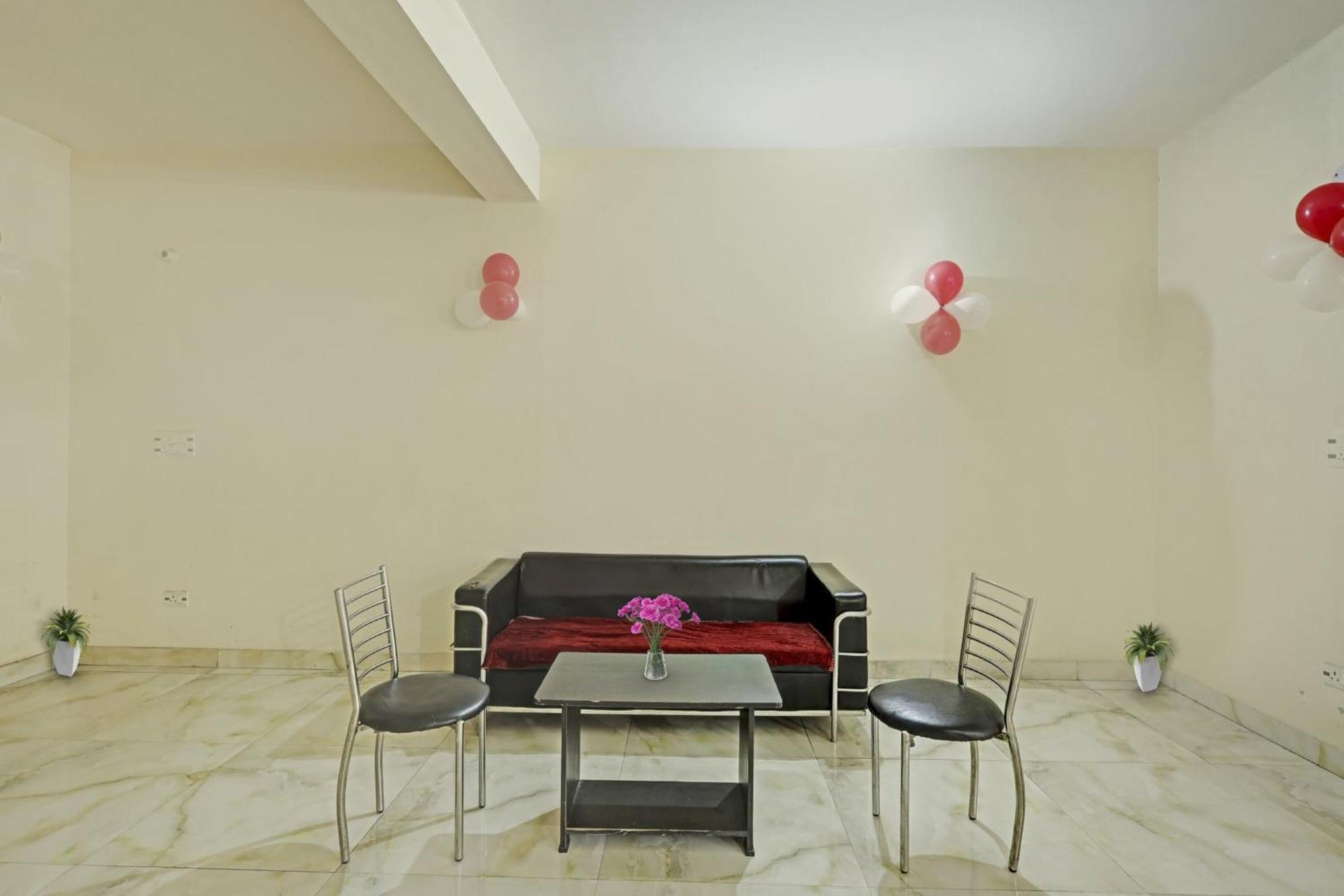 Hotel O A.K Palace New Delhi Bagian luar foto