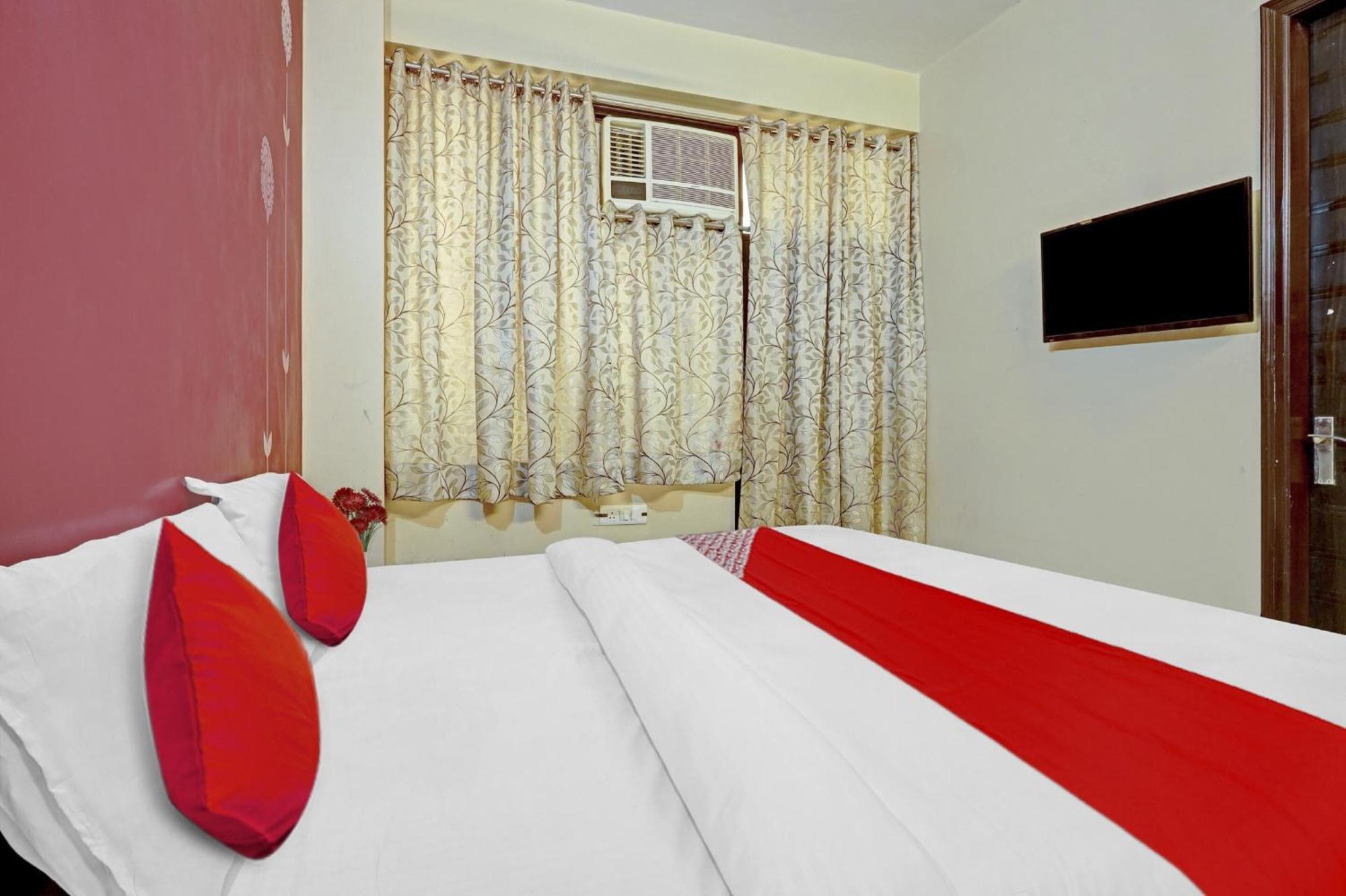 Hotel O A.K Palace New Delhi Bagian luar foto