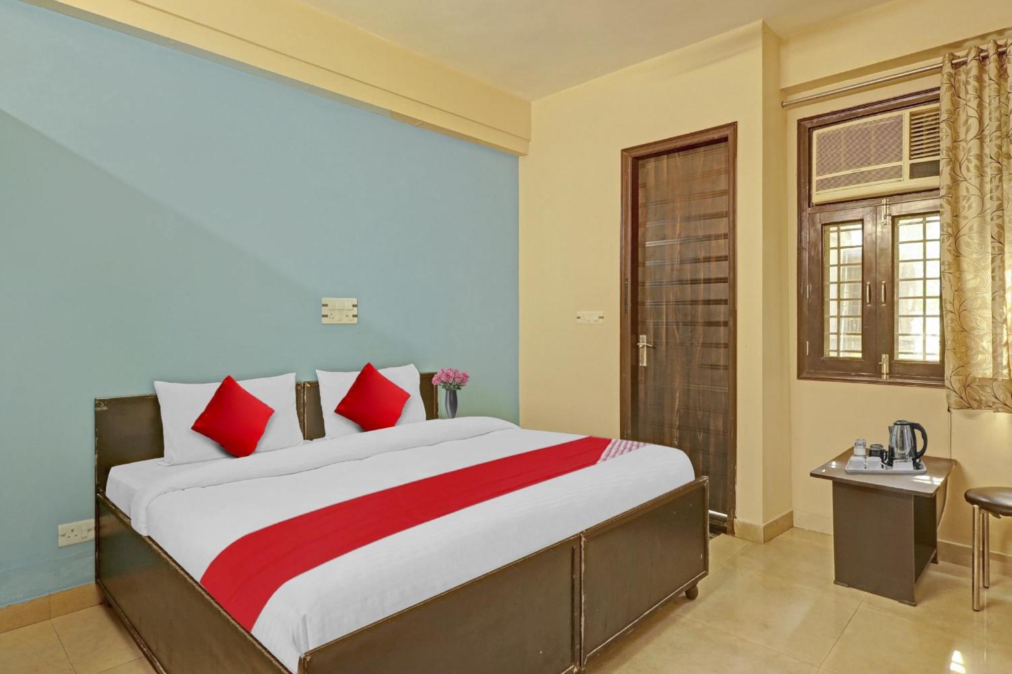 Hotel O A.K Palace New Delhi Bagian luar foto
