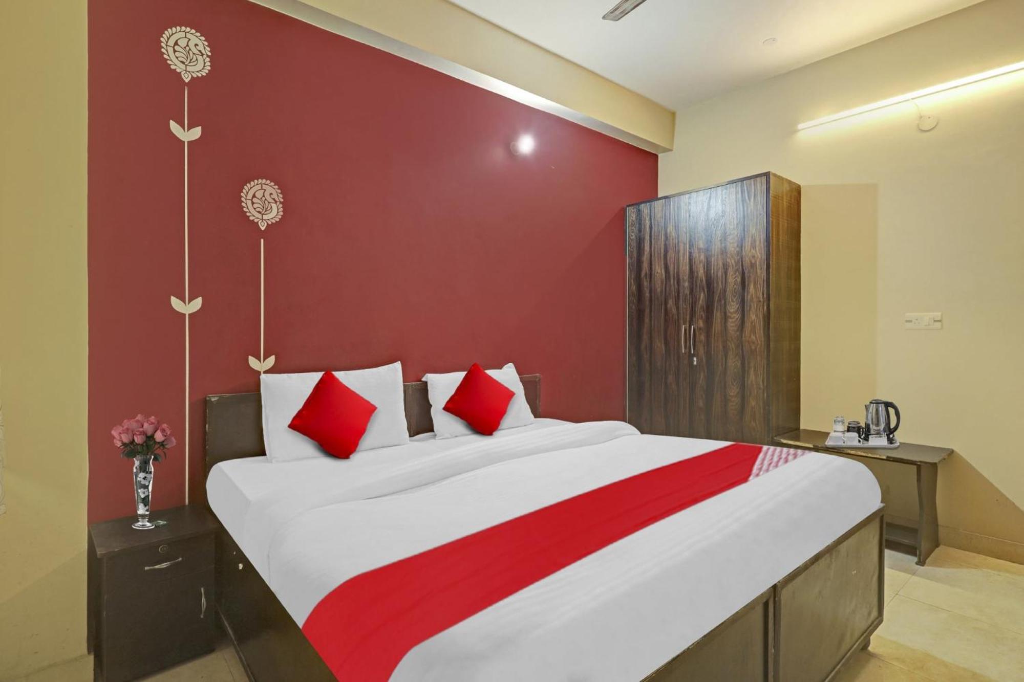 Hotel O A.K Palace New Delhi Bagian luar foto
